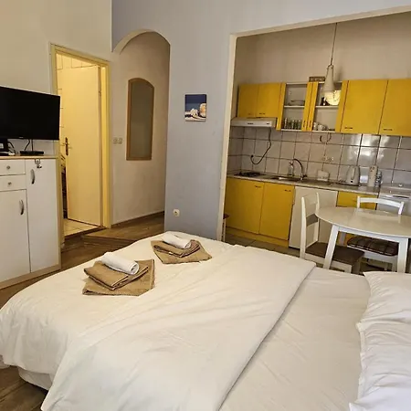 Studio Apartment Kiki For 2, Near Old Town & Beach, Free Wifi Zadar Exterior photo