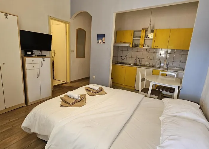 Studio Apartment Kiki For 2, Near Old Town & Beach, Free Wifi