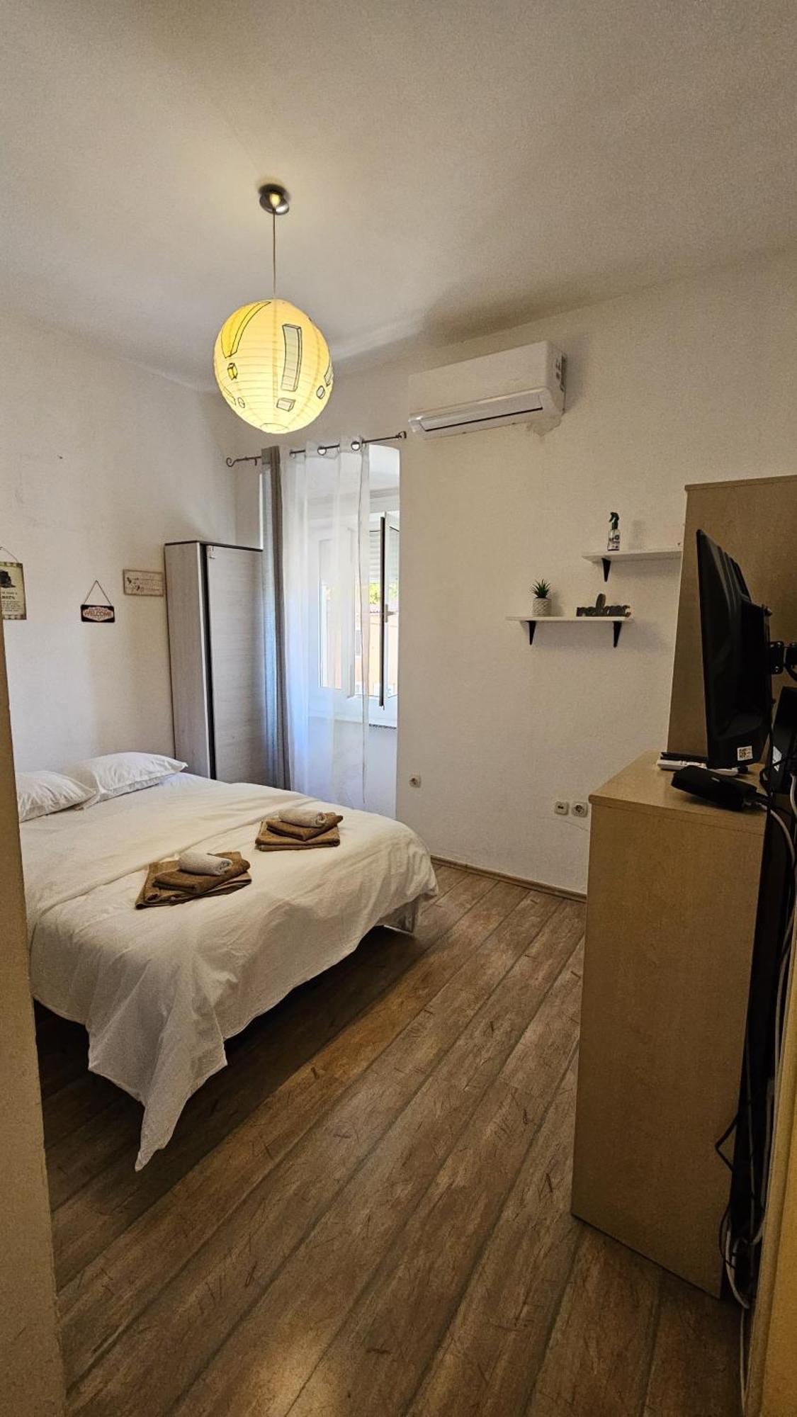 Apartman Kiki For 2, Near Old Town & Beach, Free Wifi Zadar